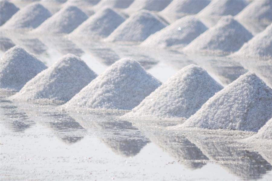 shutterstock_70709578.jpg-Sea-salt-mounds